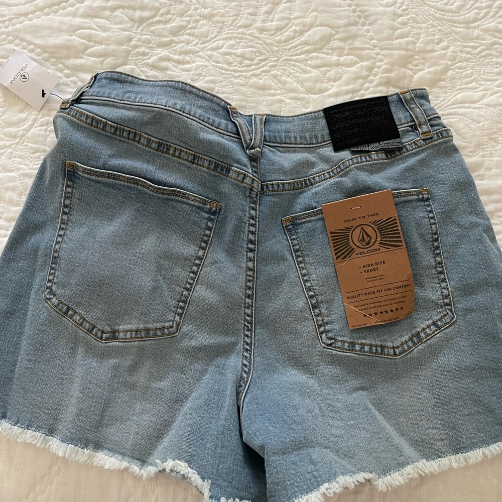 BRAND NEW WITH TAGS Volcom High Rise Jean Shorts